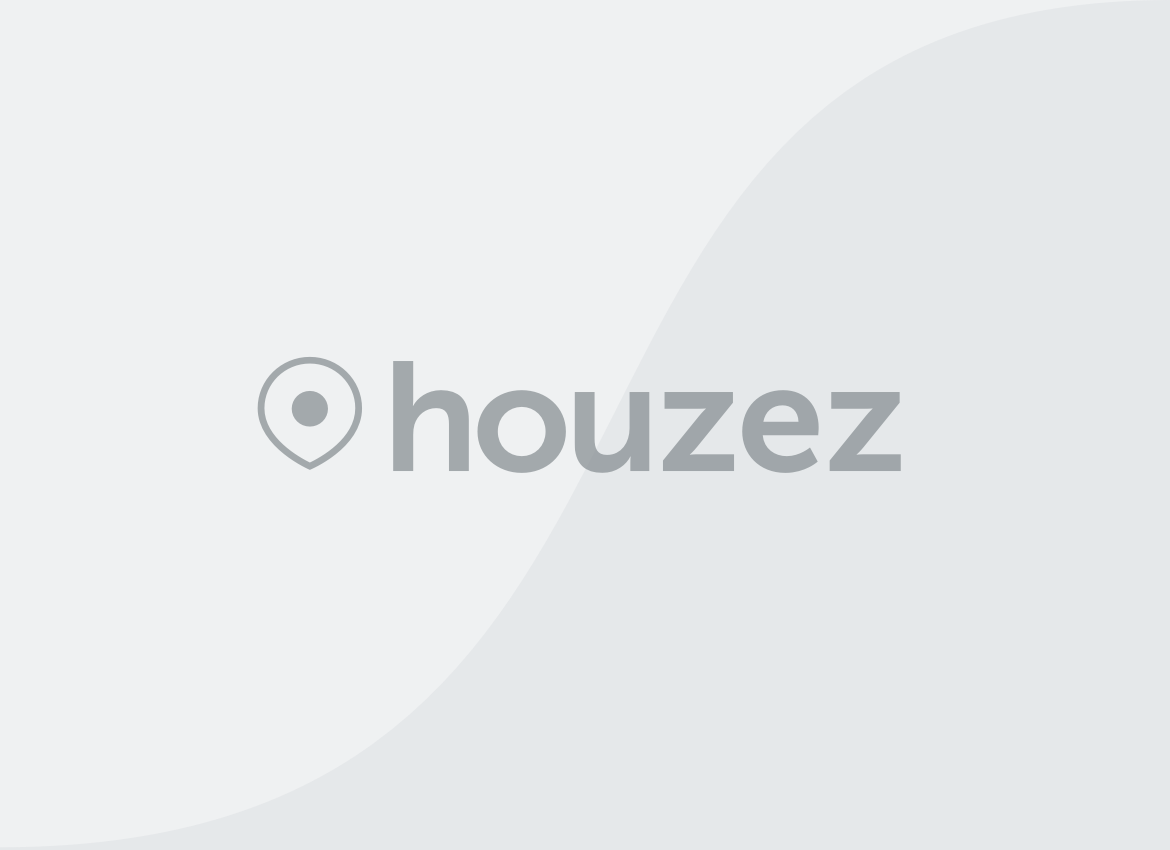 Mansão Contemporânea no Forest Hills – 4 Suítes, Aspiração Central e Vista para Mata